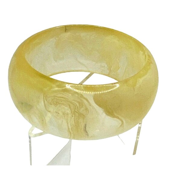 Vintage Retro Mod Bangle Bracelet Translucent Marble Swirl Lucite Off White Bold - Picture 7 of 7